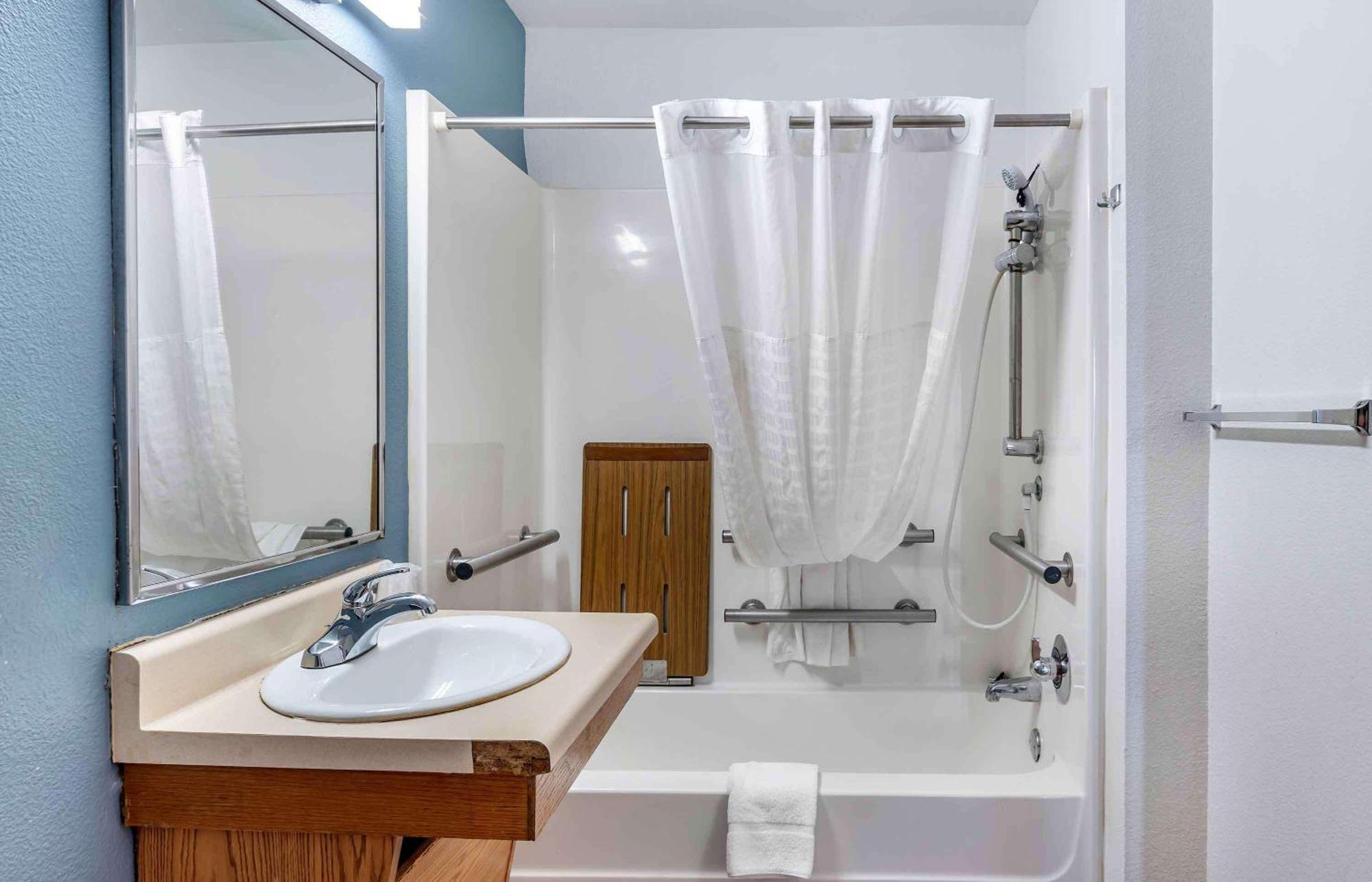 Extended Stay America Select Suites - Louisville - South Lynnview Екстер'єр фото
